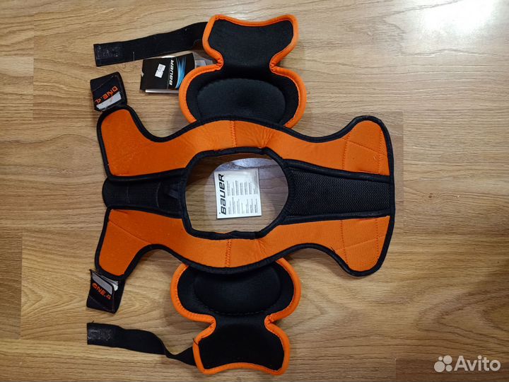 Нагрудник хоккейный bauer детский