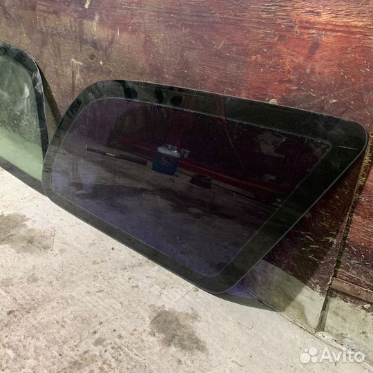 Стекло боковое правое Форд Эскорт универсал
