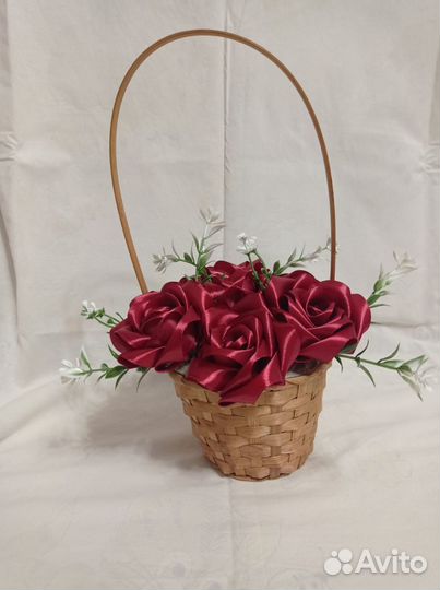 Букет из атласных роз в наличии