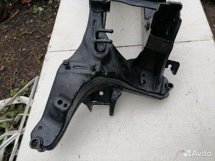 Подрамник задний Nissan X-Trail T31 2.5 4X4 2008