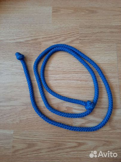 Гимнастическая скакалка