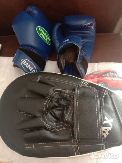 Боксерские перчатки 6 унций+Лапа