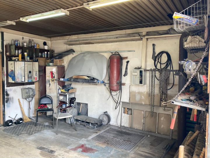 Гараж, > 30 м²