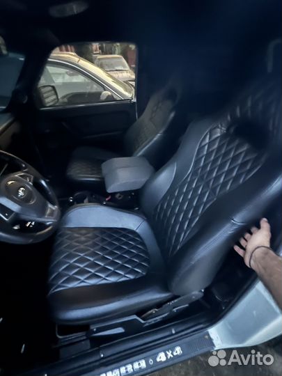 Передние сидения на Ниву