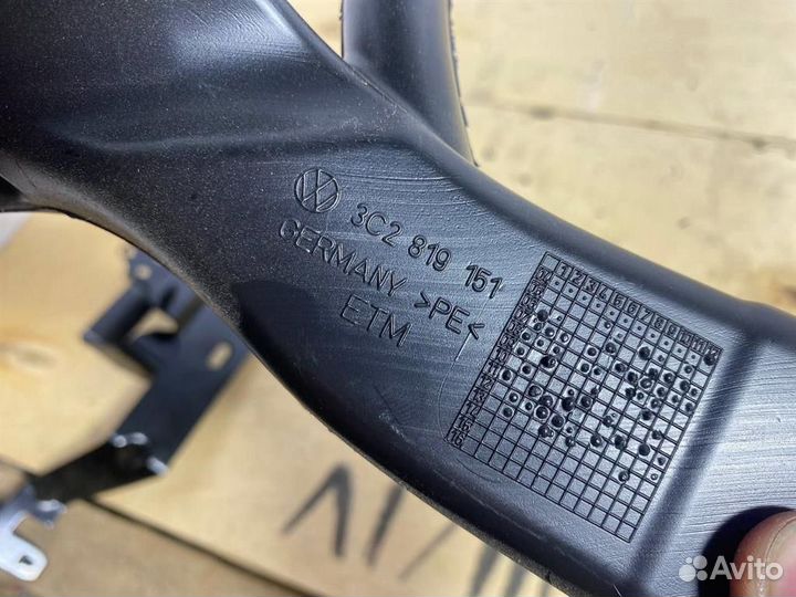 Патрубок отопителя VW Passat (B7) 2011