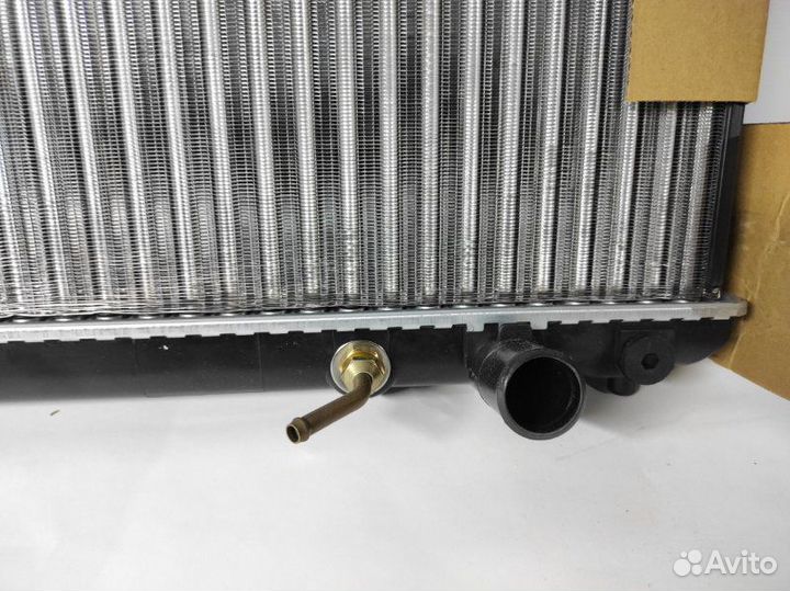 Радиатор охлаждения двигателя Toyota Mark 2 JZX100