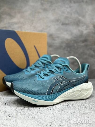 Кроссовки Asics Novablast 4