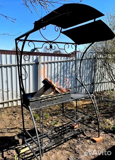 Мангал с крышей