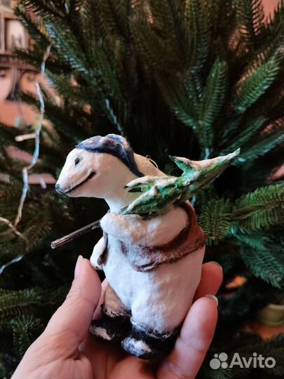 Ватная игрушка на елку. Белый медведь