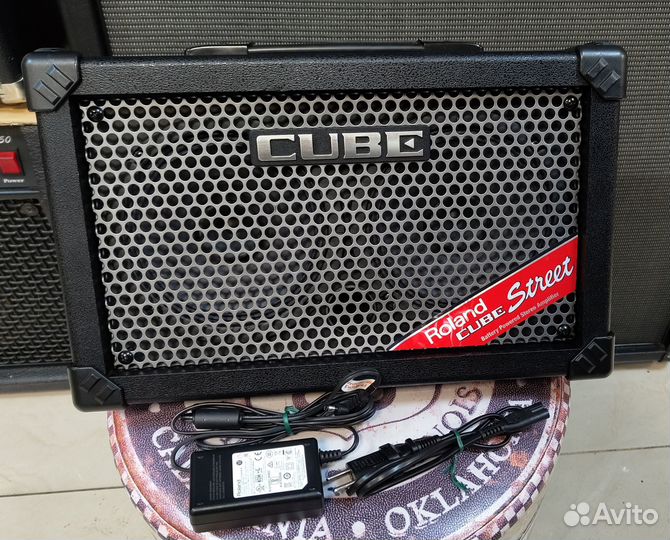Гитарный комбо Roland Cube Street