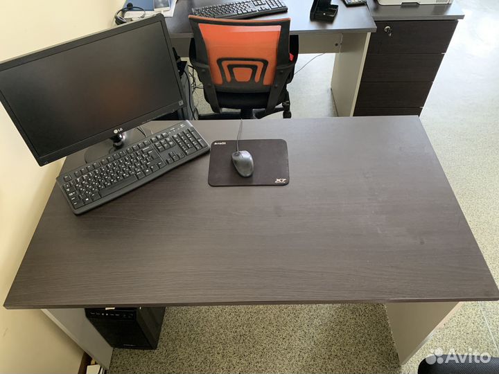 Письменный стол