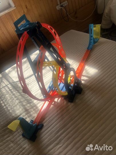Hot wheels тройная петля