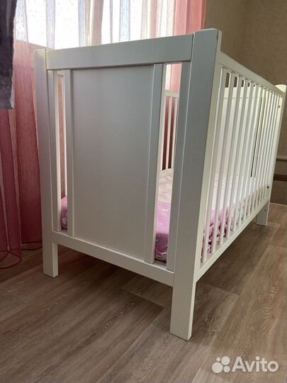 Детская кроватка