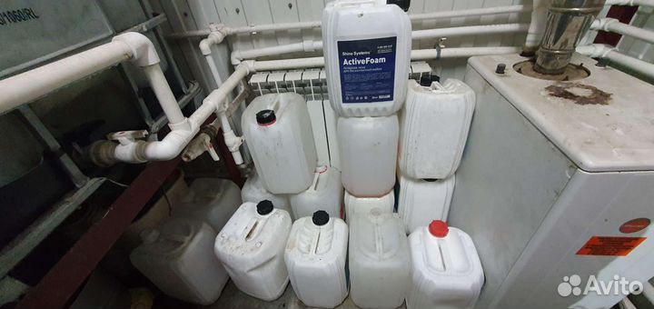 Канистры пластиковые б/у 20 литров