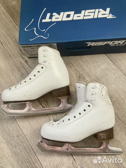Фигурные коньки risport rf3 pro 215 на matrix