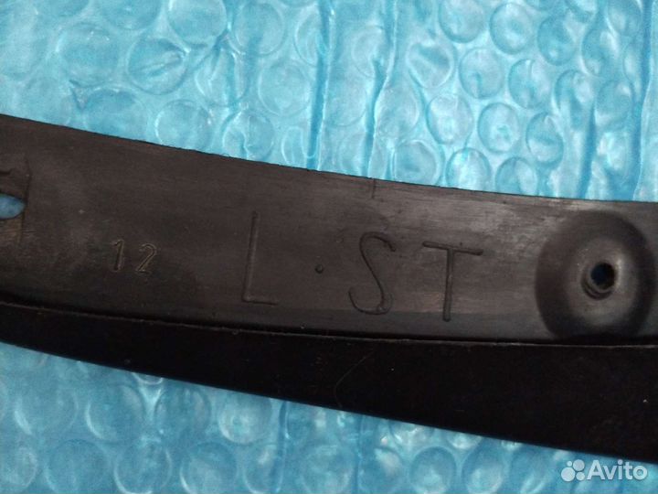 Брызговик Rav 4 (3) задний левый 76626-42190