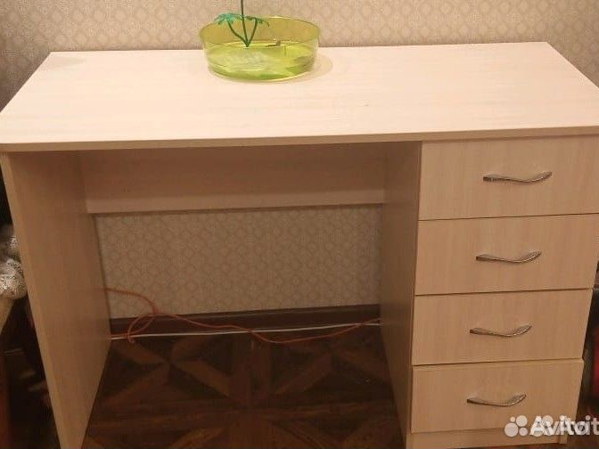Письменный стол для школьника бу