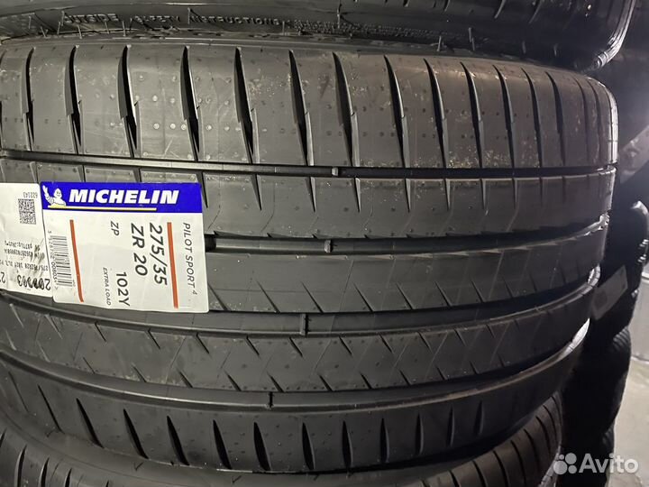 Michelin Pilot Sport 4 245/40 R20 и 275/35 R20 102Y