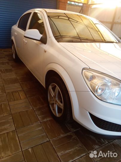 Opel Astra, 2013