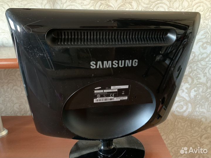 Монитор Samsung