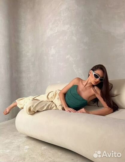 Диван для фотостудии,шоурума,офиса,гостинной.Новый