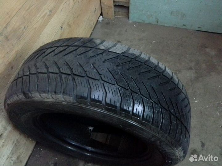 Goodyear UltraGrip 255/60 R17