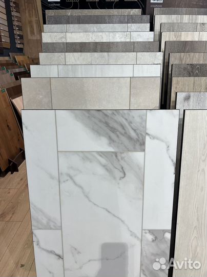 Кварцвиниловая плитка под мрамор