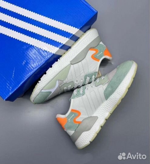 Кроссовки женские Adidas