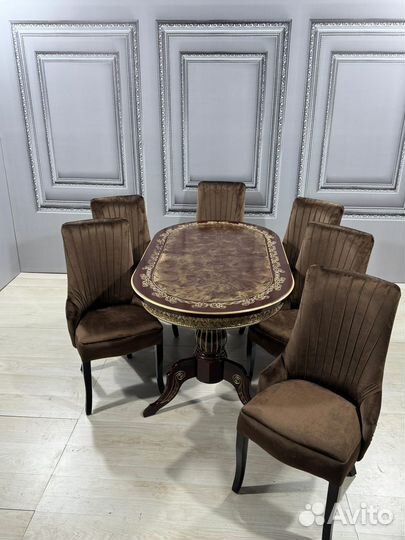 Стол и стулья