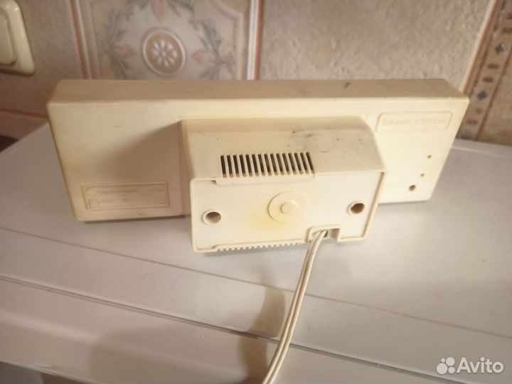 Часы электронные настольные СССР