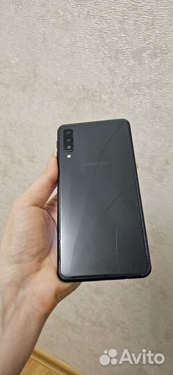 Samsung Galaxy A7 (2018), 4/64 ГБ