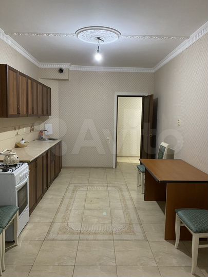 2-к. квартира, 68 м², 1/10 эт.