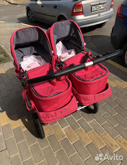 Коляска для двойни bumbleride