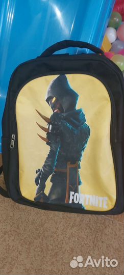 Рюкзак фирменный красивый.подойдет для учёбы