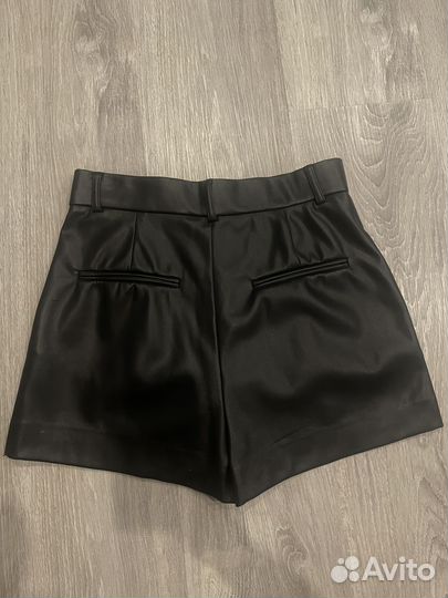 Кожаные шорты Zara