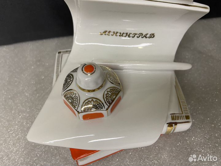 Фарфоровая Чернильница Книги Ленинград лфз