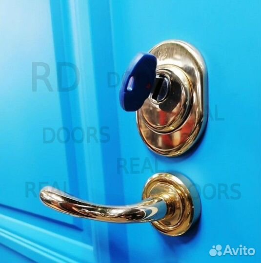 Классическая двустворчатая дверь для частного дома