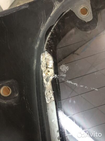 Заднее стекло Kia Sorento 1