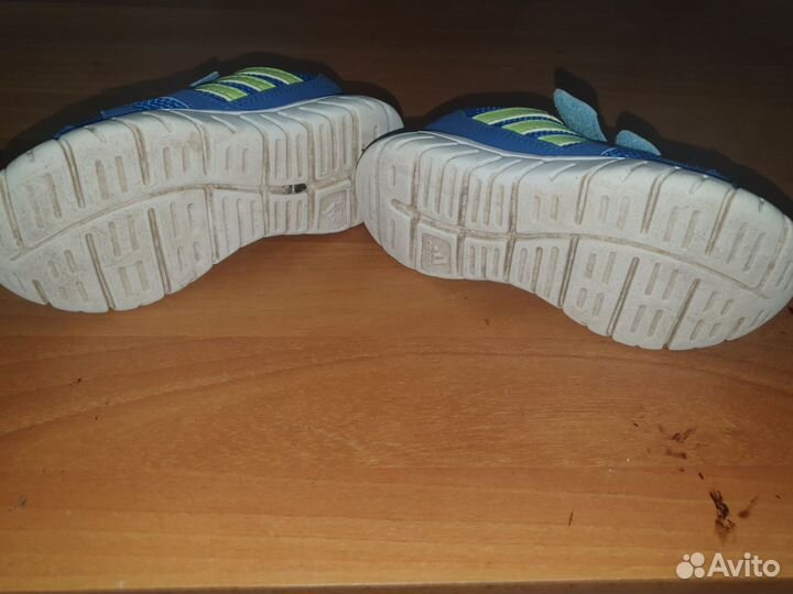 Кроссовки adidas