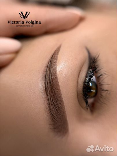 Перманентный макияж бровей