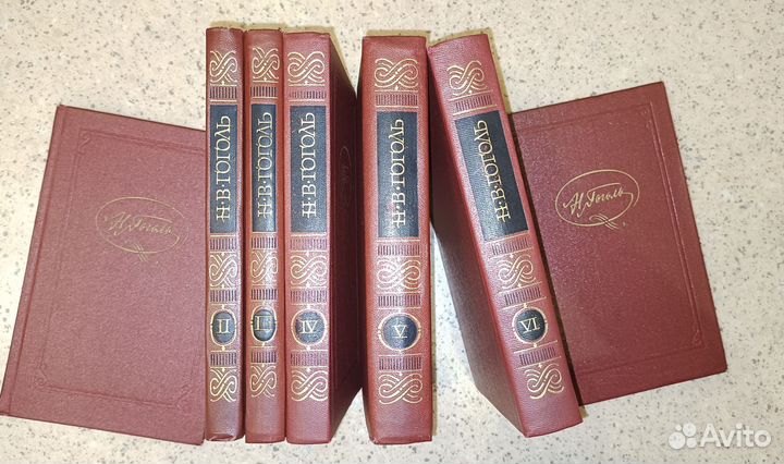 Книги. Собрание сочинений Н.В. Гоголя