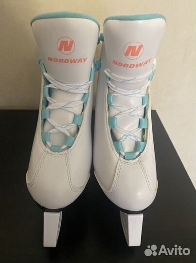 Женские фигурные коньки