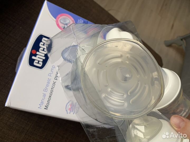 Молокоотсос ручной с бутылочкой Chicco