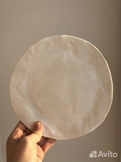 Керамическая тарелка ручной работы