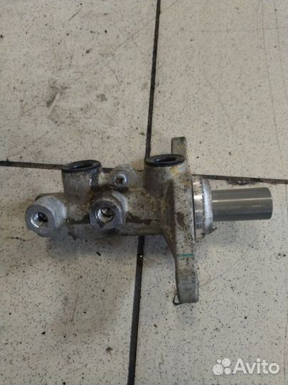 Главный тормозной цилиндр Hyundai Solaris