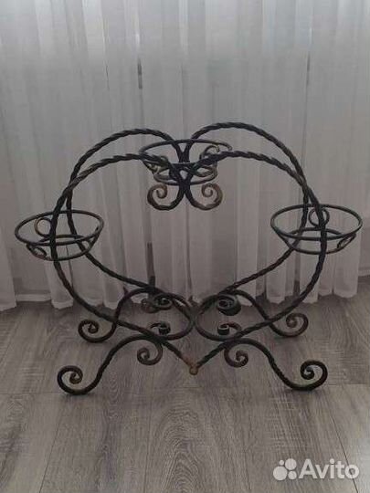 Подставка для цветов напольная кованая