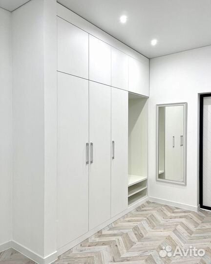 Распашной шкаф