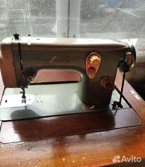 Швейная машина