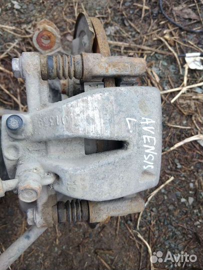 Тойота авенсис Т 250 суппорта задние