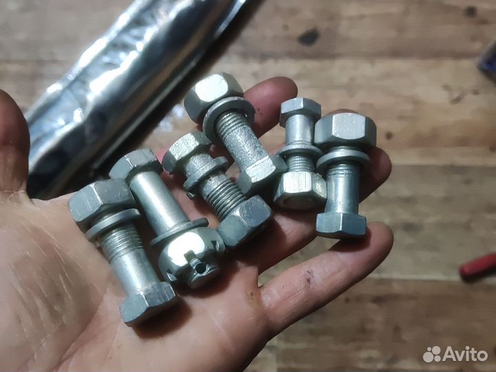 Болты крепления коляски Иж Урал